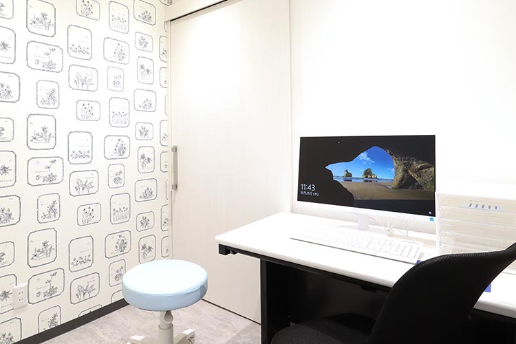 院長 嵯峨根（さがね）七恵